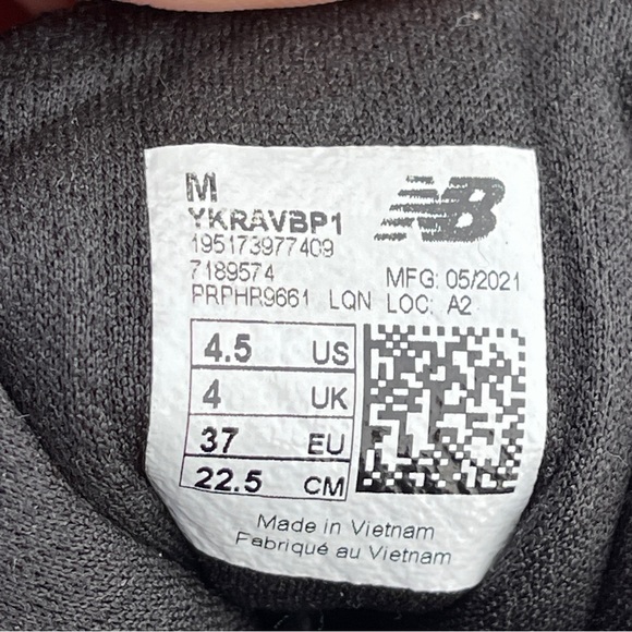 New Balance Kids' Rave Run V1 Lace-up Shoe Black/Pink/Lime 4.5 - Picture 5 of 5